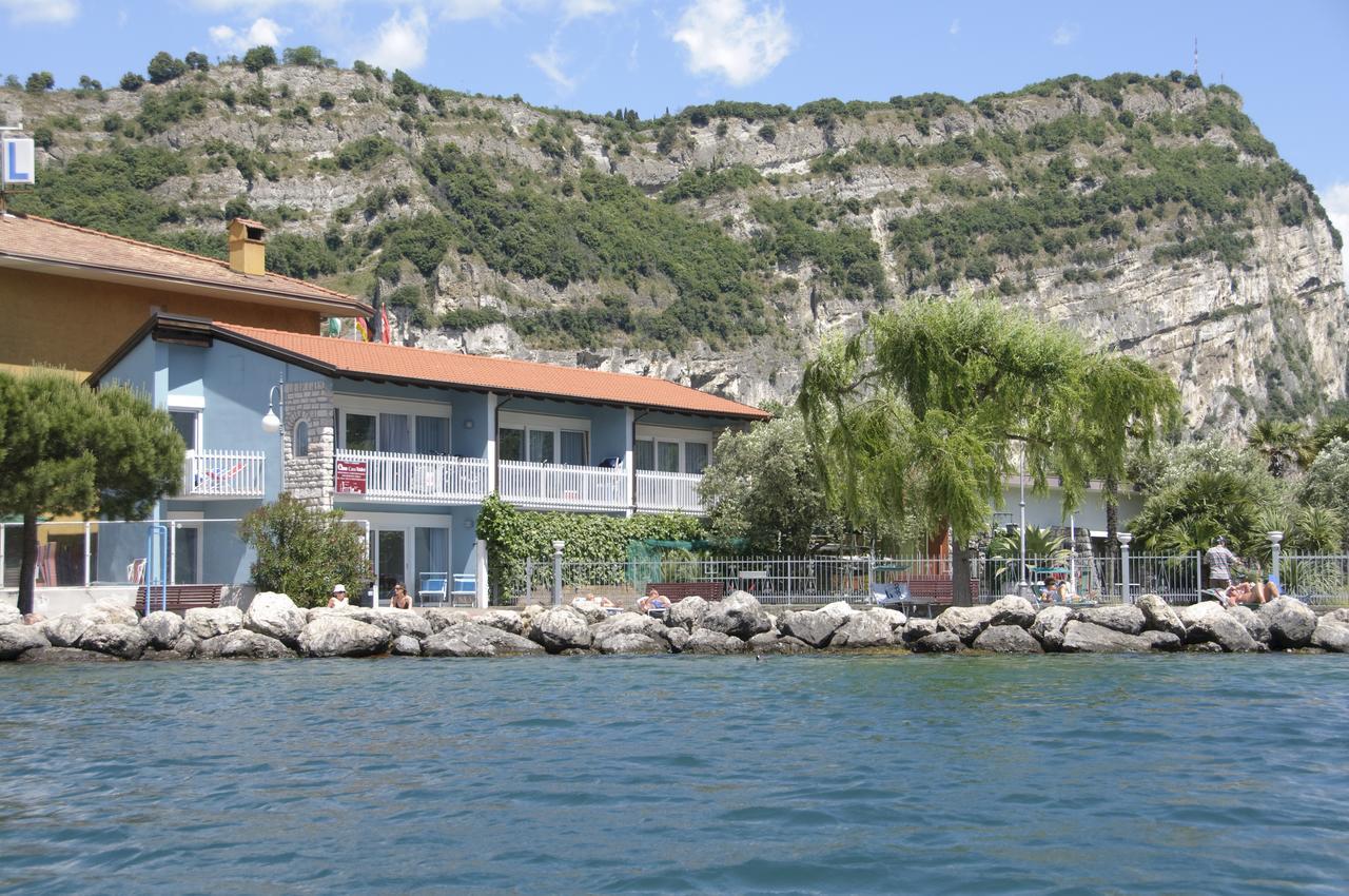 Casa Toblini Al Lago On The Beach Torbole Sul Garda Exterior foto
